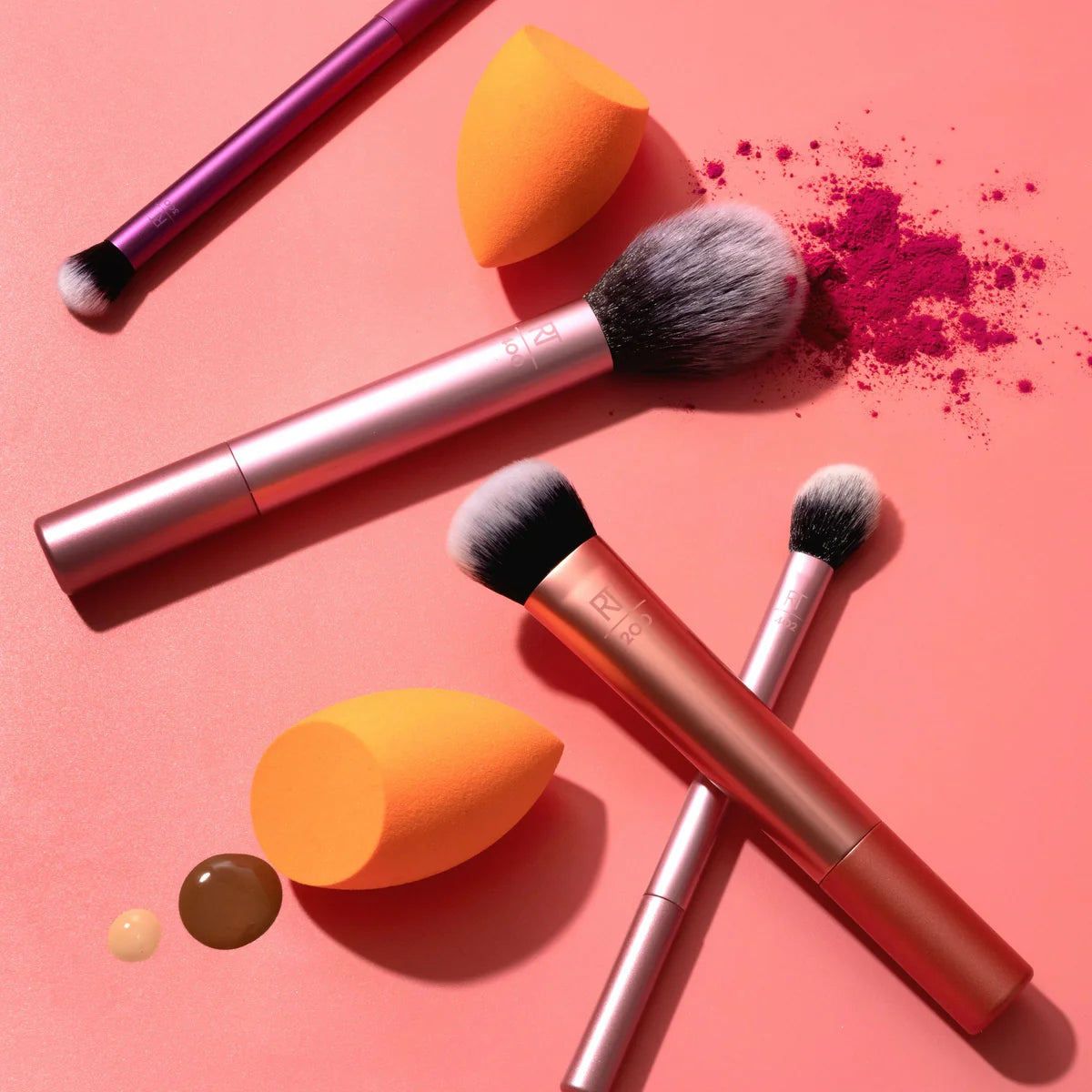 Real Techniques Everyday Essentials Brush Set with Bonus Miracle Complexion Sponge