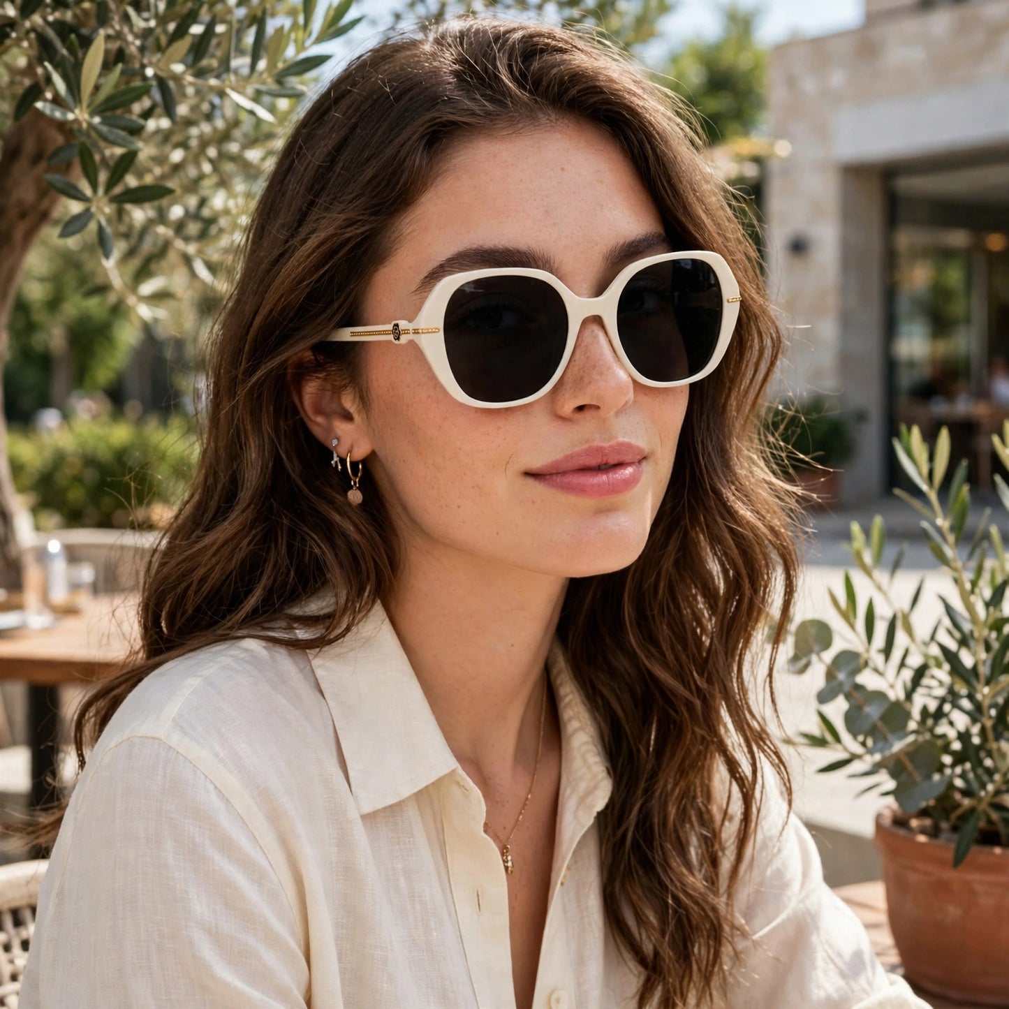 Vincci Elegant Oval Frame Sunglasses - Ivory White