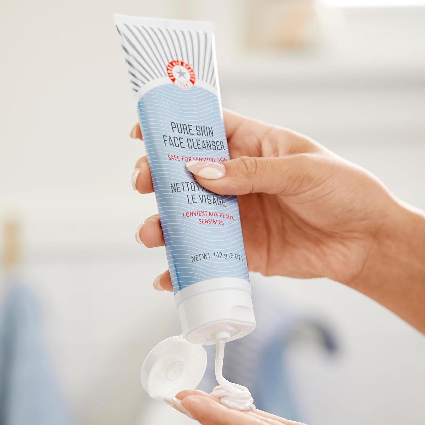 First Aid Beauty Pure Skin Face Cleanser 142g