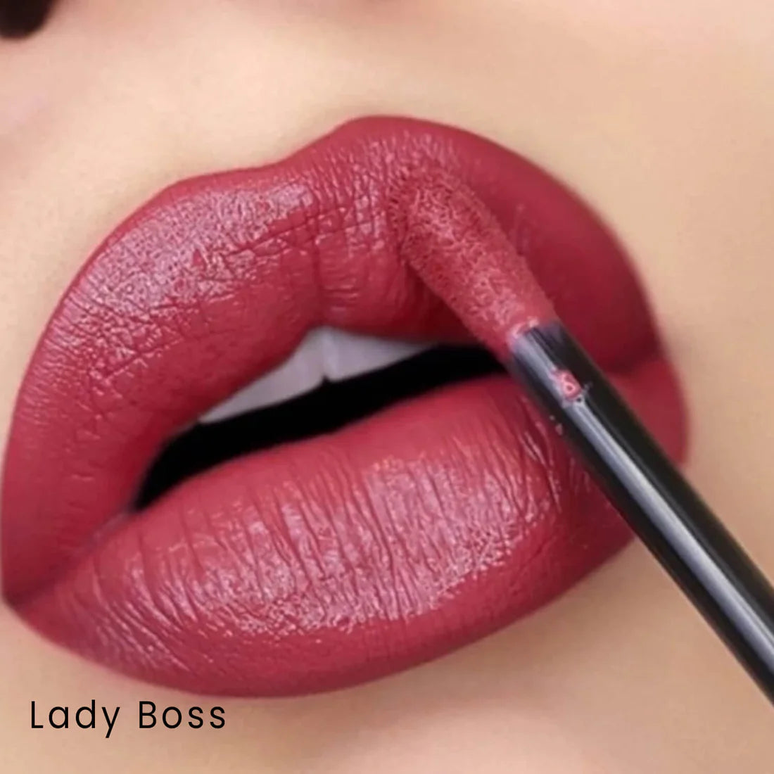 Huda Beauty Liquid Matte Lipstick- Lady Boss