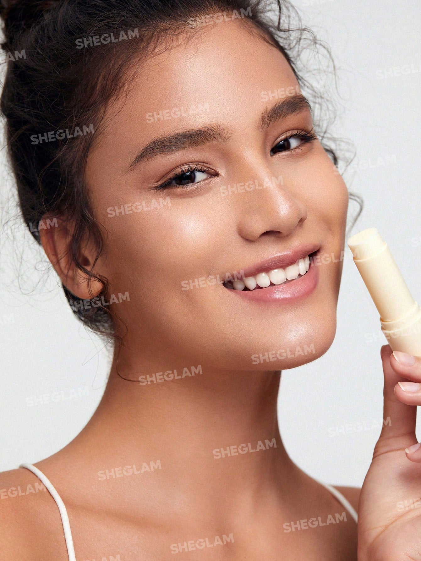 Sheglam Insta-Cool Hydrating Stick- Beige 9.5g