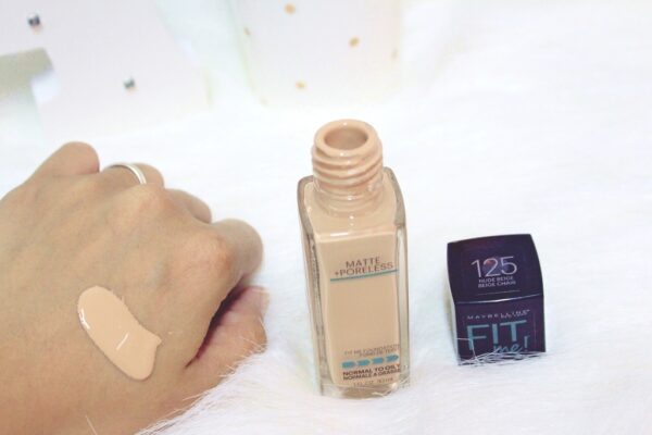 Maybelline Fit Me Matte+ Poreless Normal to Oily Foundation- 125 Nude Beige