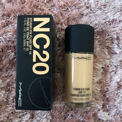 Mac Studio Fix Fluid SPF 15 Foundation NC20