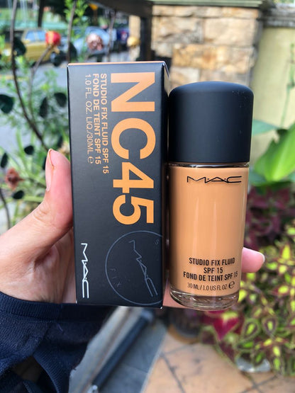 Mac Studio Fix Fluid SPF 15 Foundation NC45