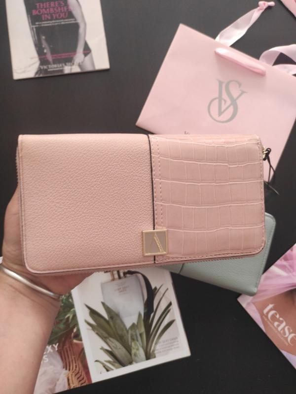 Victoria s Secret Wallet Pink